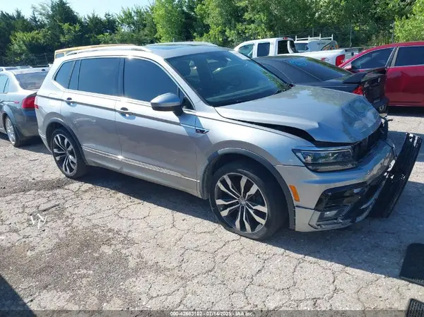 3VV4B7AX3LM173689 2020 VOLKSWAGEN TIGUAN - Image 1