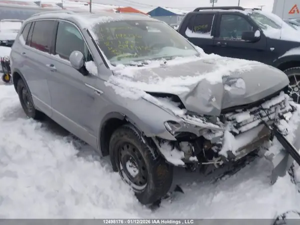 3VV4B7AX3MM098476 2021 VOLKSWAGEN TIGUAN - Image 1