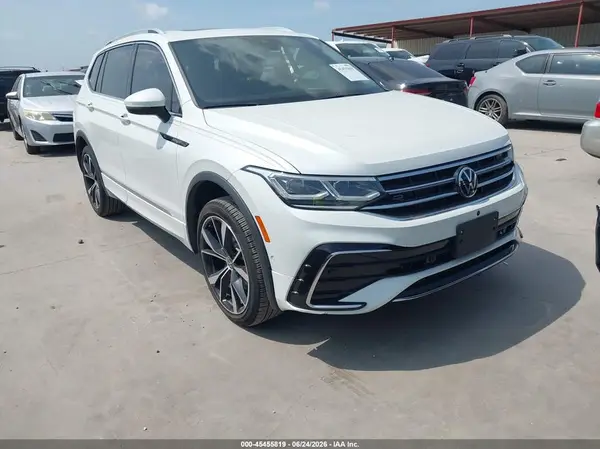 3VV4B7AX3PM050674 2023 VOLKSWAGEN TIGUAN - Image 1