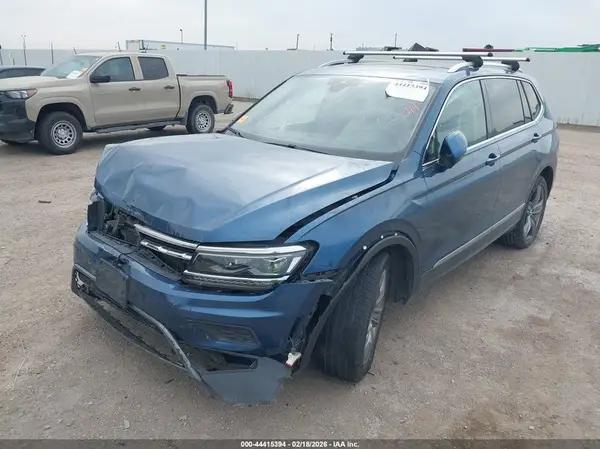 3VV4B7AX4JM012040 2018 VOLKSWAGEN TIGUAN - Image 2