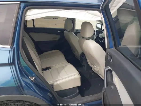 3VV4B7AX4JM012040 2018 VOLKSWAGEN TIGUAN - Image 8