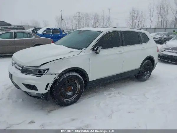 3VV4B7AX4JM045118 2018 VOLKSWAGEN TIGUAN - Image 2