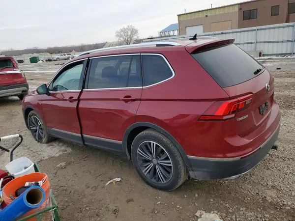 3VV4B7AX4JM056121 2018 VOLKSWAGEN TIGUAN - Image 2