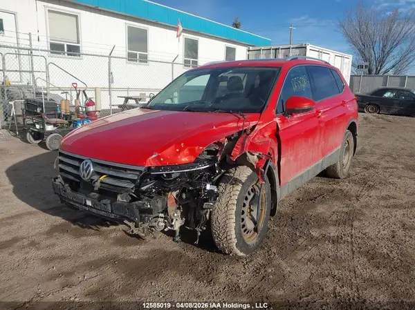 3VV4B7AX4JM116477 2018 VOLKSWAGEN TIGUAN - Image 2