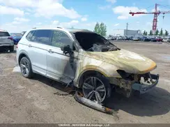 3VV4B7AX4JM137135 2018 VOLKSWAGEN TIGUAN