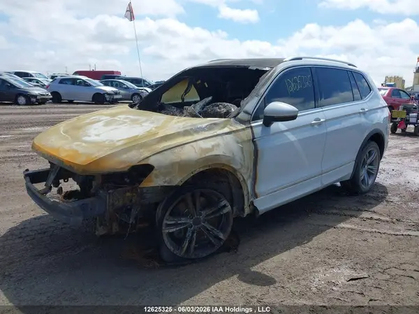 3VV4B7AX4JM137135 2018 VOLKSWAGEN TIGUAN - Image 2