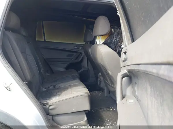 3VV4B7AX4JM137135 2018 VOLKSWAGEN TIGUAN - Image 8