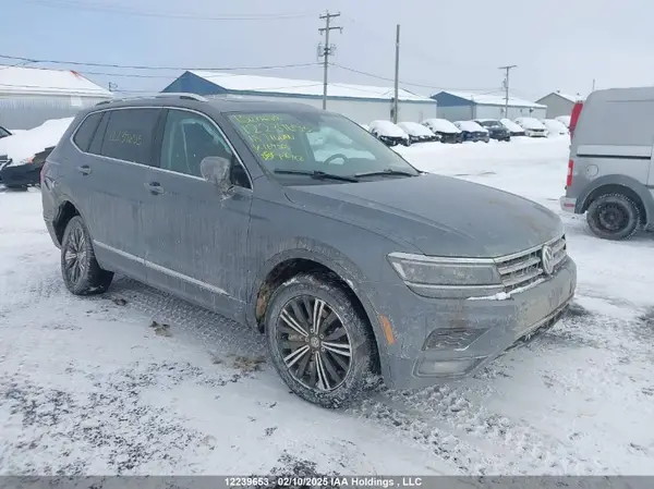 3VV4B7AX4JM169308 2018 VOLKSWAGEN TIGUAN - Image 1
