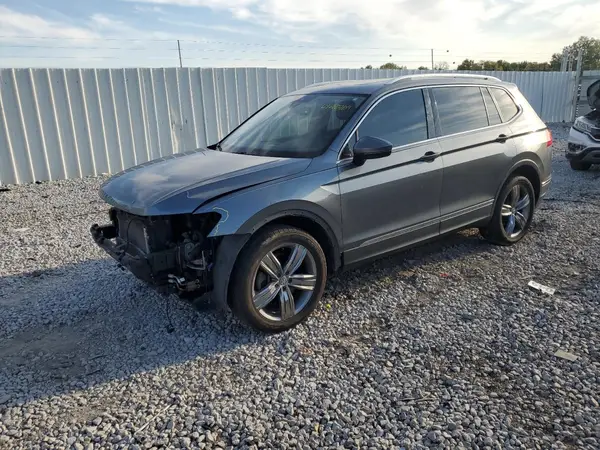 3VV4B7AX4JM191423 2018 VOLKSWAGEN TIGUAN - Image 1