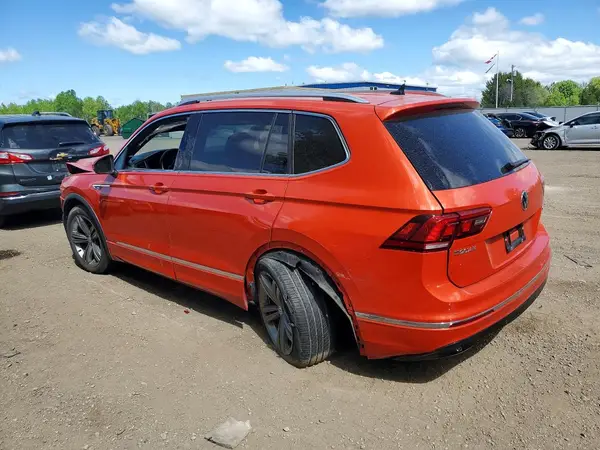 3VV4B7AX4JM192930 2018 VOLKSWAGEN TIGUAN - Image 2