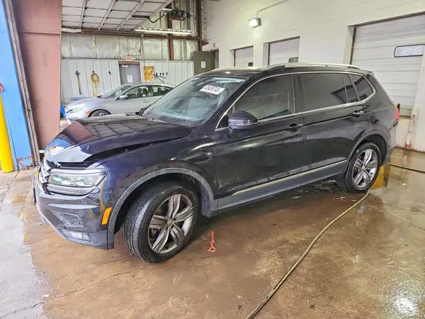3VV4B7AX4JM196508 2018 VOLKSWAGEN TIGUAN - Image 1