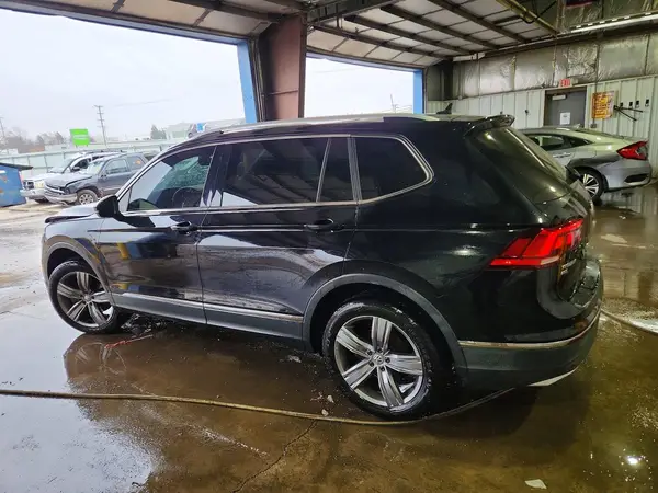 3VV4B7AX4JM196508 2018 VOLKSWAGEN TIGUAN - Image 2