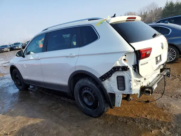3VV4B7AX4JM197139 2018 VOLKSWAGEN TIGUAN - Image 2