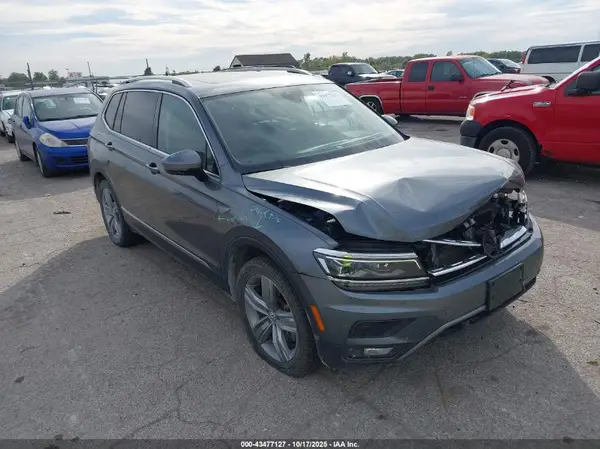 3VV4B7AX4KM037215 2019 VOLKSWAGEN TIGUAN - Image 1