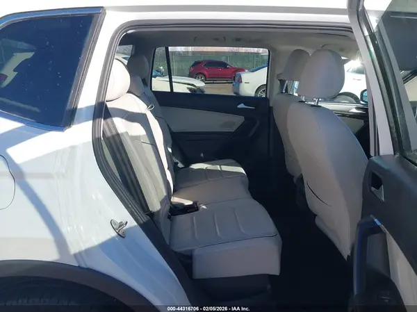 3VV4B7AX4KM113368 2019 VOLKSWAGEN TIGUAN - Image 8