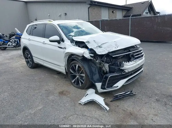 3VV4B7AX4NM136783 2022 VOLKSWAGEN TIGUAN - Image 1
