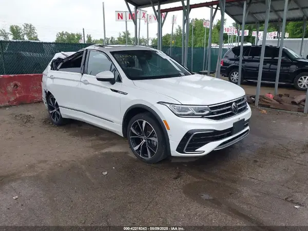 3VV4B7AX4NM150568 2022 VOLKSWAGEN TIGUAN - Image 1