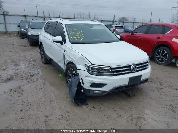 3VV4B7AX5JM112521 2018 VOLKSWAGEN TIGUAN - Image 1