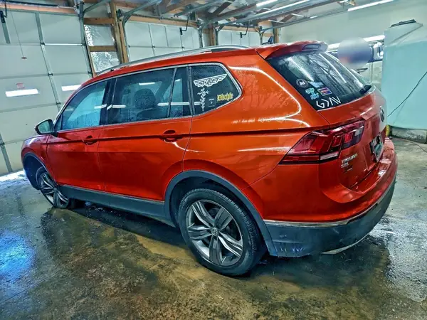 3VV4B7AX5JM161444 2018 VOLKSWAGEN TIGUAN - Image 2