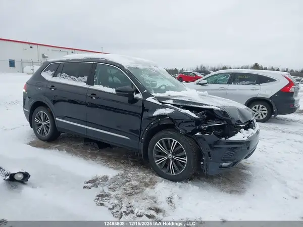 3VV4B7AX5JM191477 2018 VOLKSWAGEN TIGUAN - Image 1