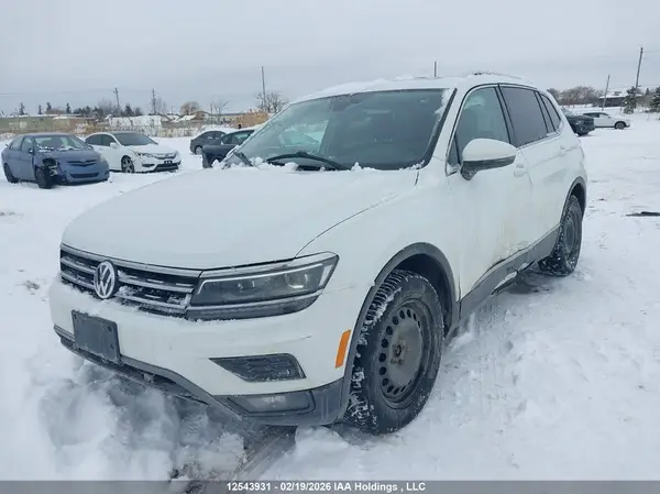 3VV4B7AX5JM201909 2018 VOLKSWAGEN TIGUAN - Image 2