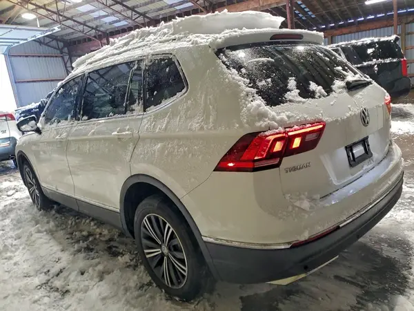 3VV4B7AX5JM202994 2018 VOLKSWAGEN TIGUAN - Image 2