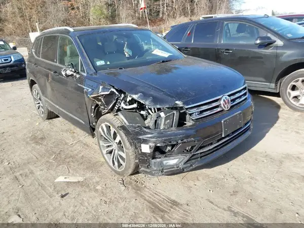 3VV4B7AX5KM061409 2019 VOLKSWAGEN TIGUAN - Image 1
