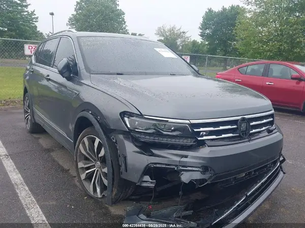 3VV4B7AX5LM142623 2020 VOLKSWAGEN TIGUAN - Image 1