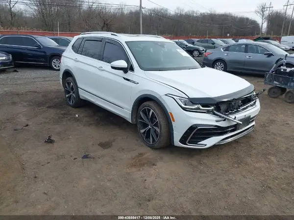 3VV4B7AX5NM124934 2022 VOLKSWAGEN TIGUAN - Image 1