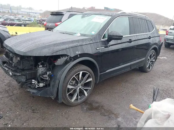 3VV4B7AX5PM120501 2023 VOLKSWAGEN TIGUAN - Image 2