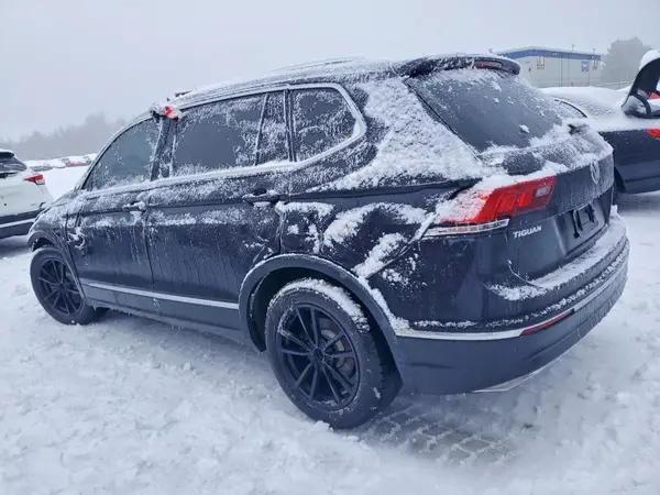 3VV4B7AX6JM059098 2018 VOLKSWAGEN TIGUAN - Image 2