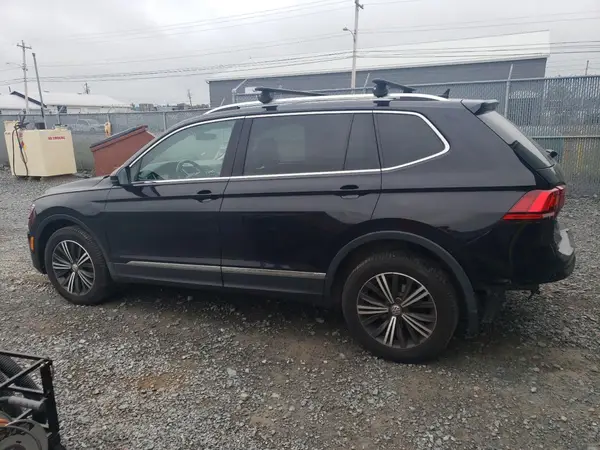 3VV4B7AX6JM075964 2018 VOLKSWAGEN TIGUAN - Image 2