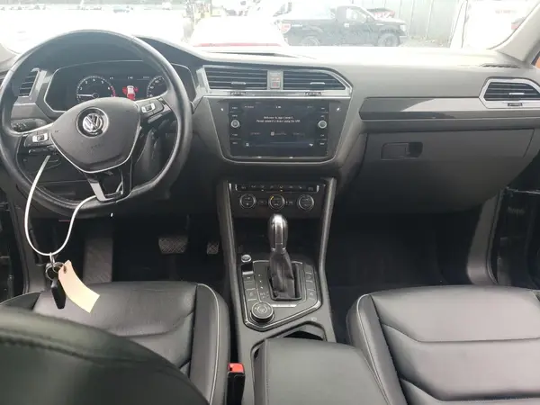 3VV4B7AX6JM075964 2018 VOLKSWAGEN TIGUAN - Image 8