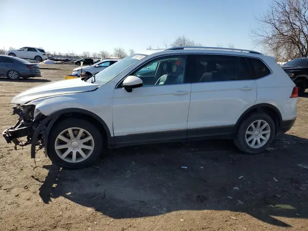 3VV4B7AX6JM118344 2018 VOLKSWAGEN TIGUAN - Image 1