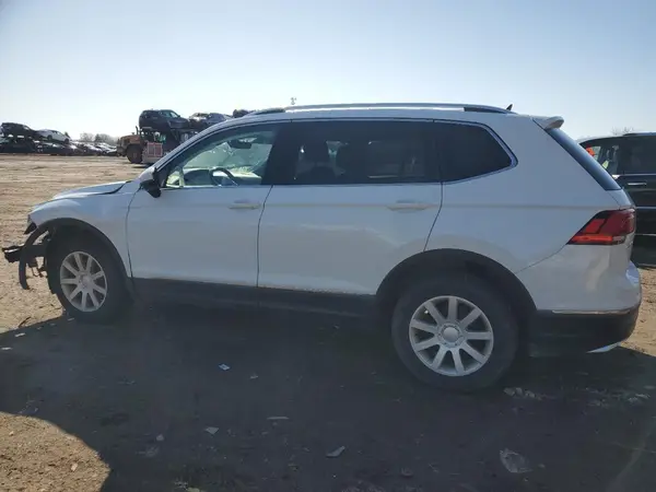 3VV4B7AX6JM118344 2018 VOLKSWAGEN TIGUAN - Image 2