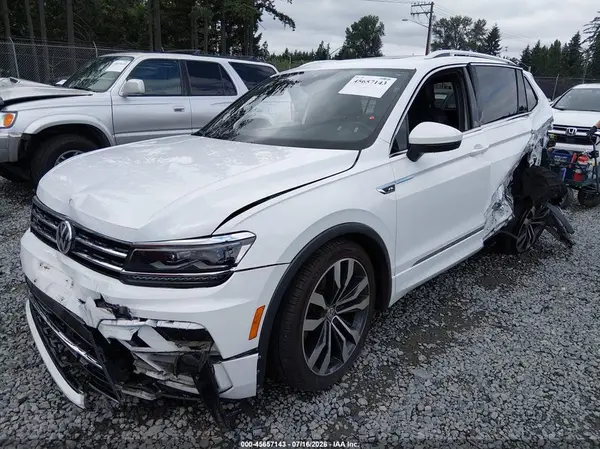 3VV4B7AX6JM201417 2018 VOLKSWAGEN TIGUAN - Image 2
