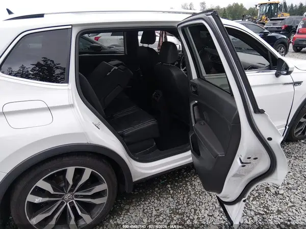 3VV4B7AX6JM201417 2018 VOLKSWAGEN TIGUAN - Image 8