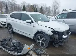 3VV4B7AX6JM214300 2018 VOLKSWAGEN TIGUAN
