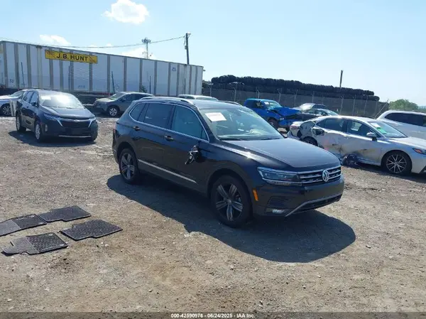 3VV4B7AX6KM059541 2019 VOLKSWAGEN TIGUAN - Image 1