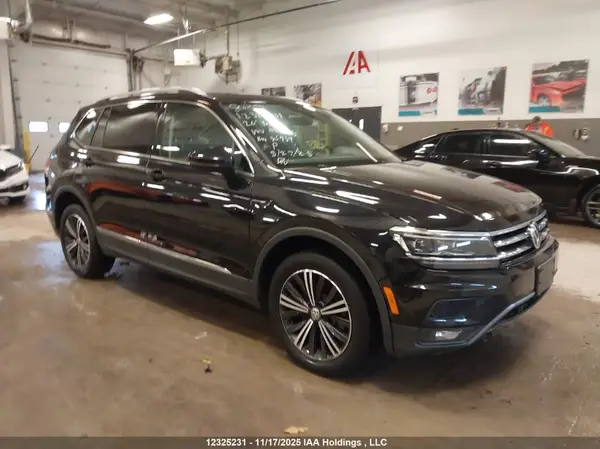 3VV4B7AX6LM056835 2020 VOLKSWAGEN TIGUAN - Image 1