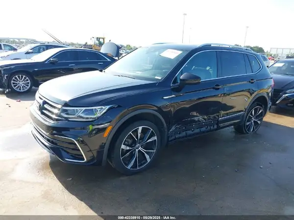 3VV4B7AX6NM090387 2022 VOLKSWAGEN TIGUAN - Image 2