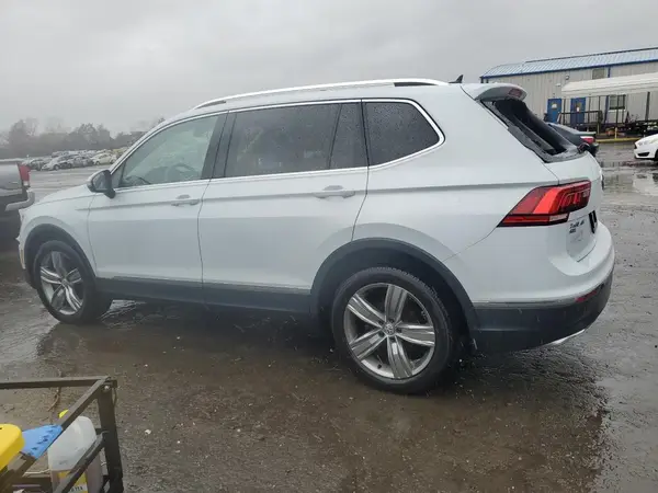 3VV4B7AX7JM003669 2018 VOLKSWAGEN TIGUAN - Image 2