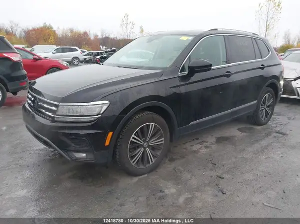 3VV4B7AX7JM116490 2018 VOLKSWAGEN TIGUAN - Image 2