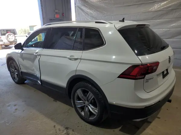 3VV4B7AX7JM130485 2018 VOLKSWAGEN TIGUAN - Image 2