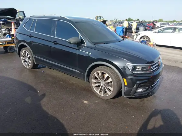 3VV4B7AX7JM161624 2018 VOLKSWAGEN TIGUAN - Image 1