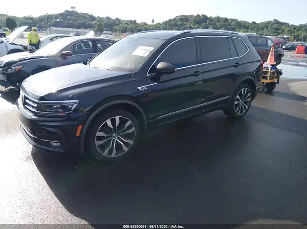 3VV4B7AX7JM161624 2018 VOLKSWAGEN TIGUAN - Image 2