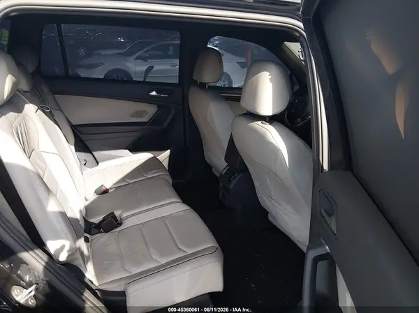 3VV4B7AX7JM161624 2018 VOLKSWAGEN TIGUAN - Image 8