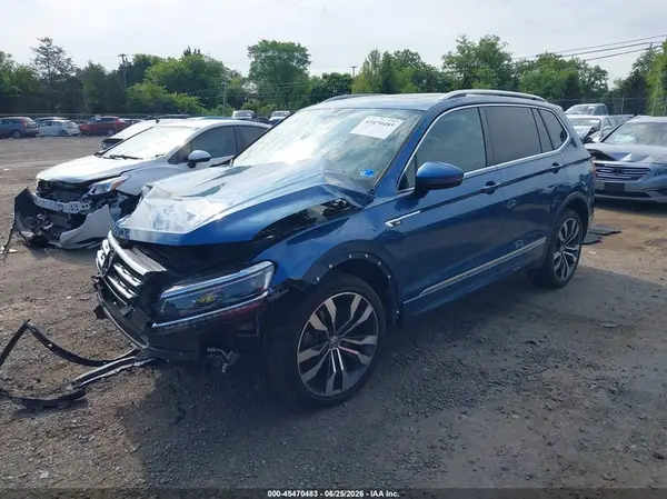 3VV4B7AX7JM162479 2018 VOLKSWAGEN TIGUAN - Image 2