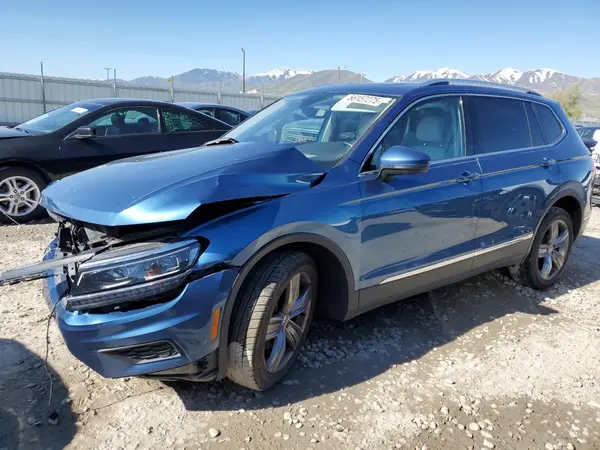 3VV4B7AX7JM198852 2018 VOLKSWAGEN TIGUAN - Image 1