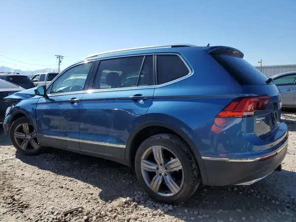 3VV4B7AX7JM198852 2018 VOLKSWAGEN TIGUAN - Image 2
